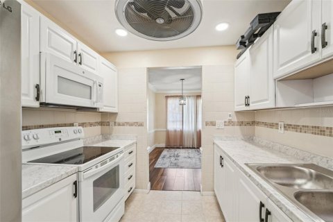 Copropriété à vendre à Largo, Floride: 2 chambres, 103.12 m2 № 1718538 - photo 16