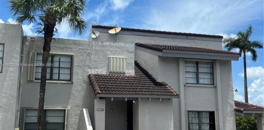 Condo in Miami, Florida, 3 bedrooms  № 1798806