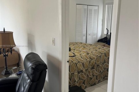 Condo in Miami, Florida, 3 bedrooms  № 1798806 - photo 10