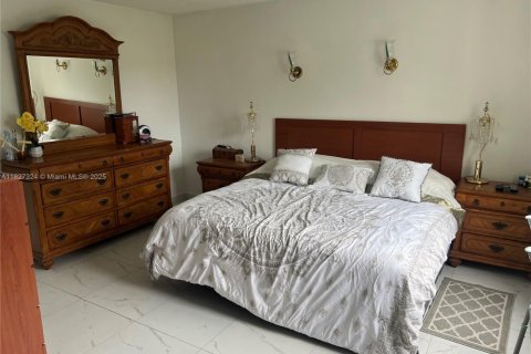Condo in Miami, Florida, 3 bedrooms  № 1798806 - photo 12
