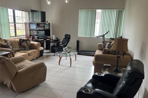 Condo in Miami, Florida, 3 bedrooms  № 1798806 - photo 3