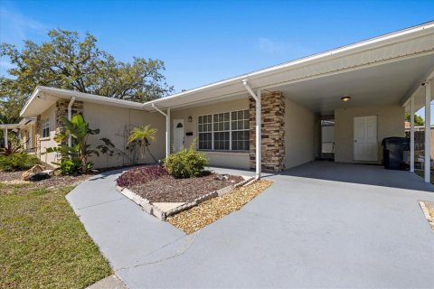 House in Tampa, Florida 3 bedrooms, 117.06 sq.m. № 1572640 - photo 4