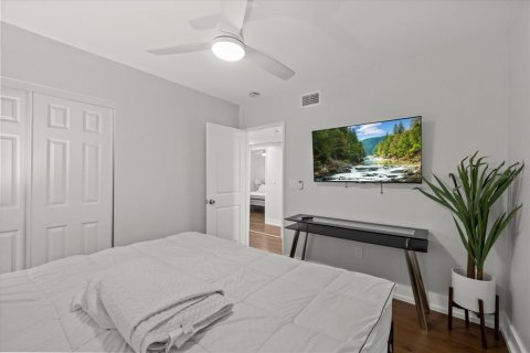 House in Tampa, Florida 3 bedrooms, 117.06 sq.m. № 1572640 - photo 19