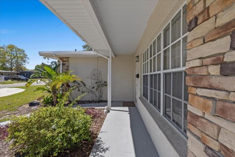 House in Tampa, Florida 3 bedrooms, 117.06 sq.m. № 1572640 - photo 5