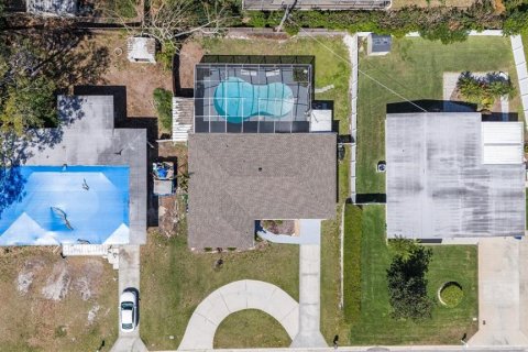 House in Tampa, Florida 3 bedrooms, 117.06 sq.m. № 1572640 - photo 3
