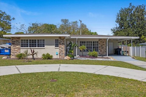 House in Tampa, Florida 3 bedrooms, 117.06 sq.m. № 1572640 - photo 1