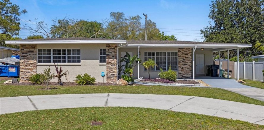 House in Tampa, Florida 3 bedrooms, 117.06 sq.m. № 1572640