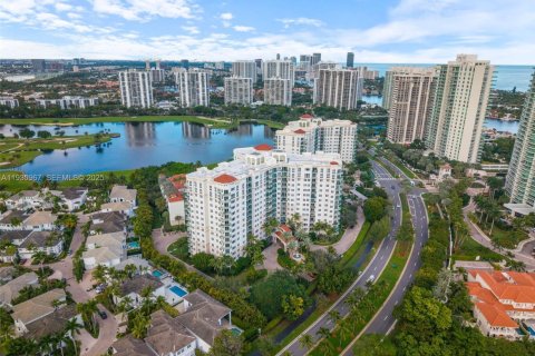 Copropriété à vendre à Aventura, Floride: 2 chambres, 122.63 m2 № 1989739 - photo 1