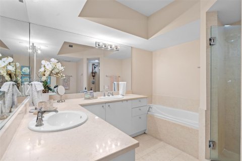 Copropriété à vendre à Aventura, Floride: 2 chambres, 122.63 m2 № 1989739 - photo 17