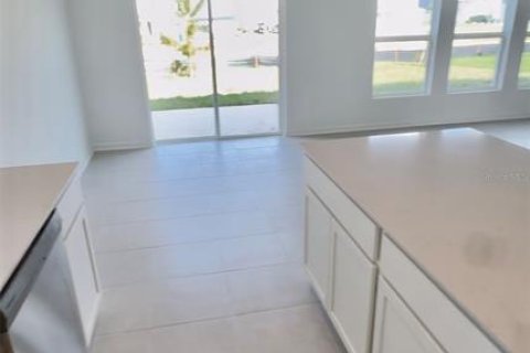 Casa en alquiler en Groveland, Florida, 4 dormitorios, 172.8 m2 № 1903234 - foto 10