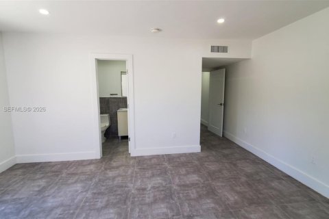 Снять в аренду виллу или дом в Майами, Флорида 3 спальни, 138.42м2, № 2005529 - фото 18