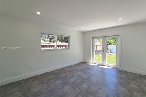 Снять в аренду виллу или дом в Майами, Флорида 3 спальни, 138.42м2, № 2005529 - фото 16