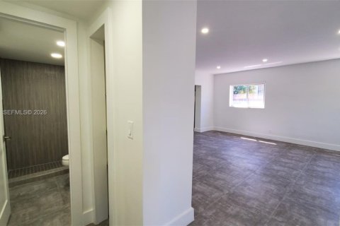 Снять в аренду виллу или дом в Майами, Флорида 3 спальни, 138.42м2, № 2005529 - фото 25