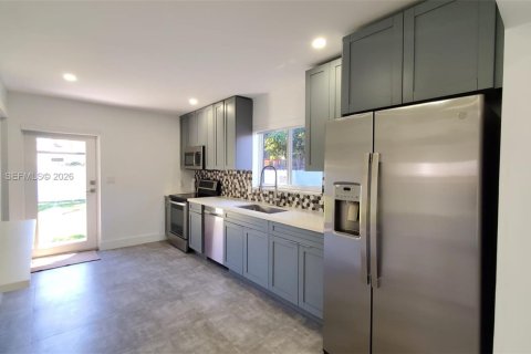 Снять в аренду виллу или дом в Майами, Флорида 3 спальни, 138.42м2, № 2005529 - фото 11