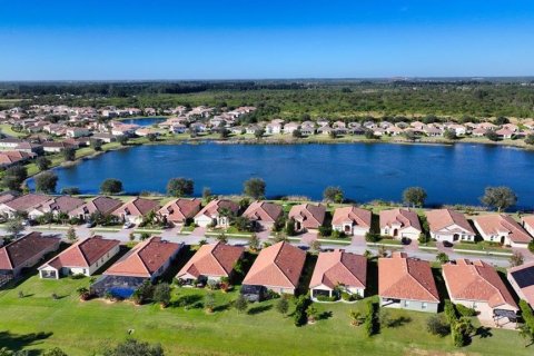 Купить виллу или дом в Виро-Бич, Флорида 9 комнат, 160.72м2, № 2085097 - фото 5