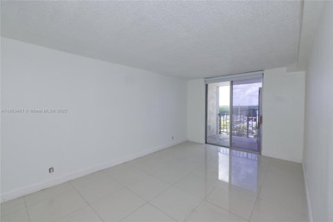 Condominio en venta en North Miami Beach, Florida, 1 dormitorio, 73.58 m2 № 2081844 - foto 15