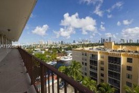 Condominio en venta en North Miami Beach, Florida, 1 dormitorio, 73.58 m2 № 2081844 - foto 23