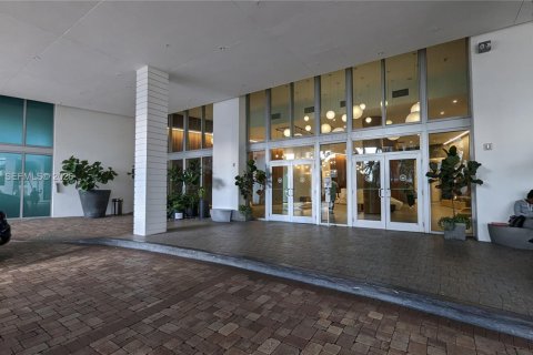 Купить кондоминиум в Майами, Флорида 2 спальни, 95.6м2, № 2054317 - фото 5