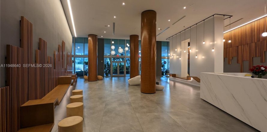 Кондоминиум с 2 спальнями в Майами, Флорида № 2054317