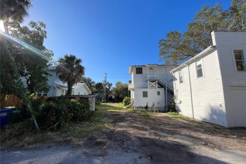 House in Tampa, Florida 4 bedrooms, 151.34 sq.m. № 1533778 - photo 9