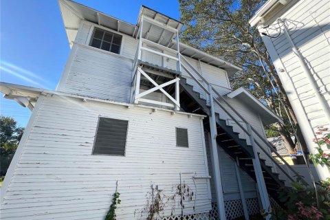 House in Tampa, Florida 4 bedrooms, 151.34 sq.m. № 1533778 - photo 11