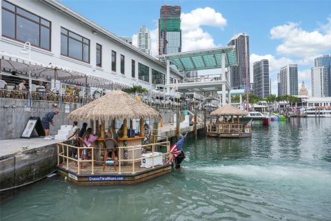 Immobilier commercial à vendre à Miami, Floride № 1974584 - photo 12