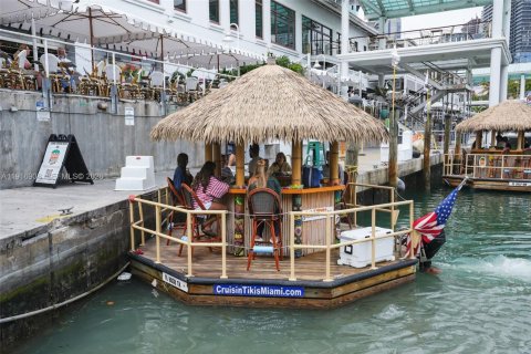 Immobilier commercial à vendre à Miami, Floride № 1974584 - photo 10
