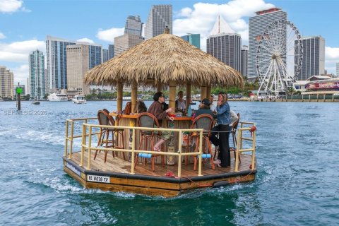 Immobilier commercial à vendre à Miami, Floride № 1974584 - photo 6