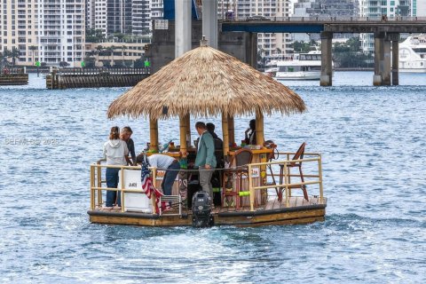 Immobilier commercial à vendre à Miami, Floride № 1974584 - photo 15