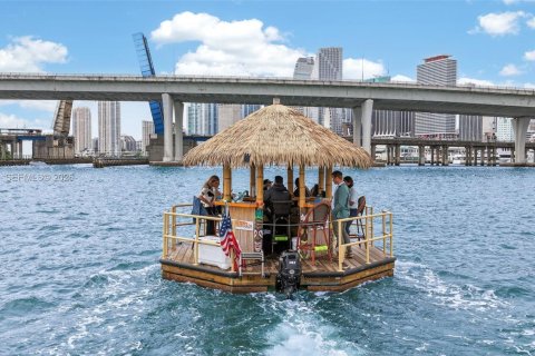 Immobilier commercial à vendre à Miami, Floride № 1974584 - photo 16