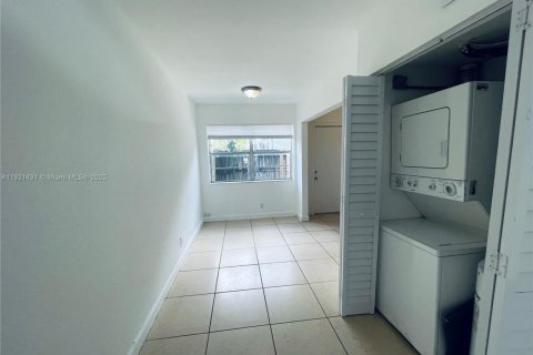 Townhouse in Plantation, Florida 2 bedrooms, 87.14 sq.m. № 2018989 - photo 4