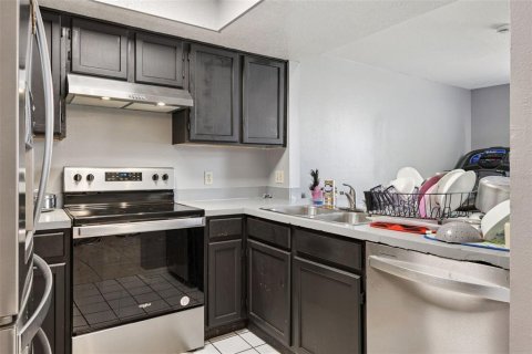 Townhouse in Kissimmee, Florida 2 bedrooms, 117.52 sq.m. № 2098060 - photo 9