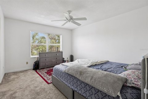 Townhouse in Kissimmee, Florida 2 bedrooms, 117.52 sq.m. № 2098060 - photo 12