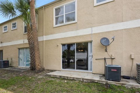 Townhouse in Kissimmee, Florida 2 bedrooms, 117.52 sq.m. № 2098060 - photo 19