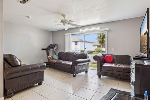 Townhouse in Kissimmee, Florida 2 bedrooms, 117.52 sq.m. № 2098060 - photo 4