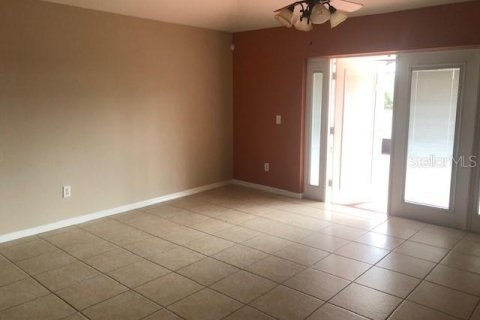 Casa en venta en Kissimmee, Florida, 4 dormitorios, 180.04 m2 № 1561731 - foto 6