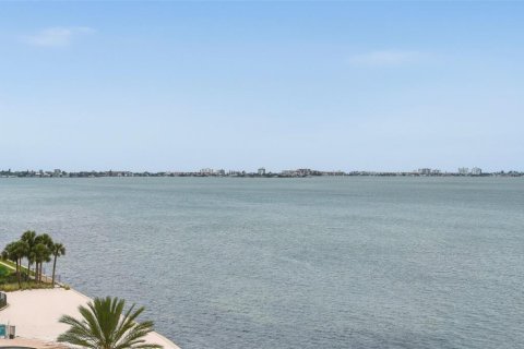 Condominio en venta en Saint Petersburg, Florida, 3 dormitorios, 192.03 m2 № 2102515 - foto 23