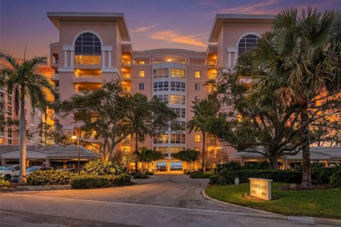Condominio en venta en Saint Petersburg, Florida, 3 dormitorios, 192.03 m2 № 2102515 - foto 2