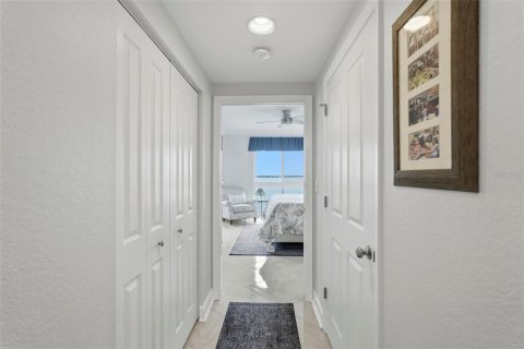 Condominio en venta en Saint Petersburg, Florida, 3 dormitorios, 192.03 m2 № 2102515 - foto 30