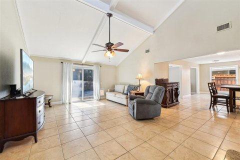 Casa en venta en Casselberry, Florida, 3 dormitorios, 175.96 m2 № 1667014 - foto 7