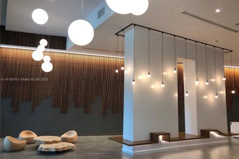 Copropriété à louer à Miami, Floride: 2 chambres, 99.87 m2 № 1770527 - photo 2