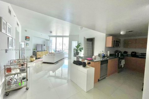 Copropriété à louer à Miami, Floride: 2 chambres, 99.87 m2 № 1770527 - photo 15