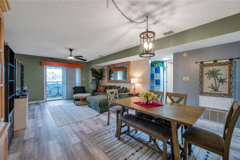 Condominio en venta en New Port Richey, Florida, 2 dormitorios, 91.04 m2 № 1546502 - foto 10