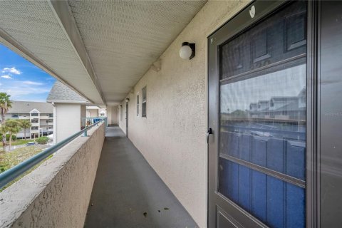 Condominio en venta en New Port Richey, Florida, 2 dormitorios, 91.04 m2 № 1546502 - foto 5
