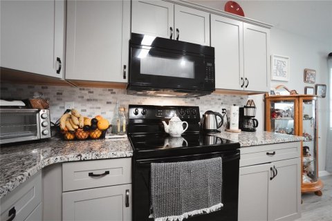 Купить виллу или дом в Лейк-Уэльс, Флорида 4 комнаты, 97.45м2, № 2239288 - фото 16