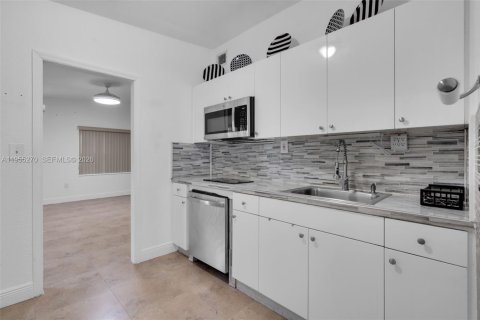 Купить виллу или дом в Норт-Майами, Флорида 2 спальни, 89.74м2, № 2011105 - фото 8