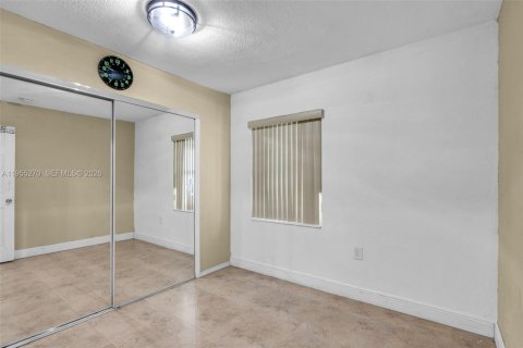 Купить виллу или дом в Норт-Майами, Флорида 2 спальни, 89.74м2, № 2011105 - фото 15