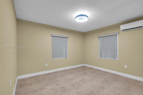 Купить виллу или дом в Норт-Майами, Флорида 2 спальни, 89.74м2, № 2011105 - фото 10