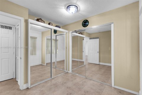 Купить виллу или дом в Норт-Майами, Флорида 2 спальни, 89.74м2, № 2011105 - фото 16