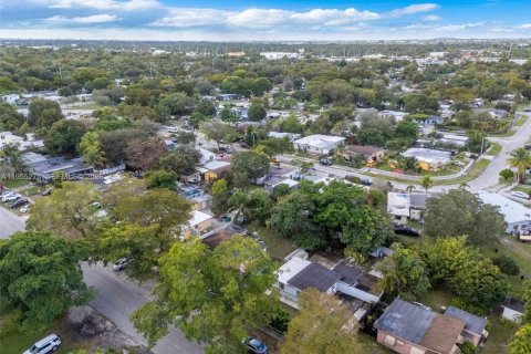 Купить виллу или дом в Норт-Майами, Флорида 2 спальни, 89.74м2, № 2011105 - фото 28